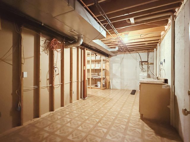 606 ADENS WOODS CT, Columbia, MO 65201