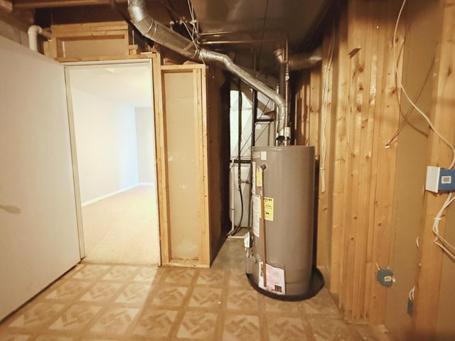 606 ADENS WOODS CT, Columbia, MO 65201