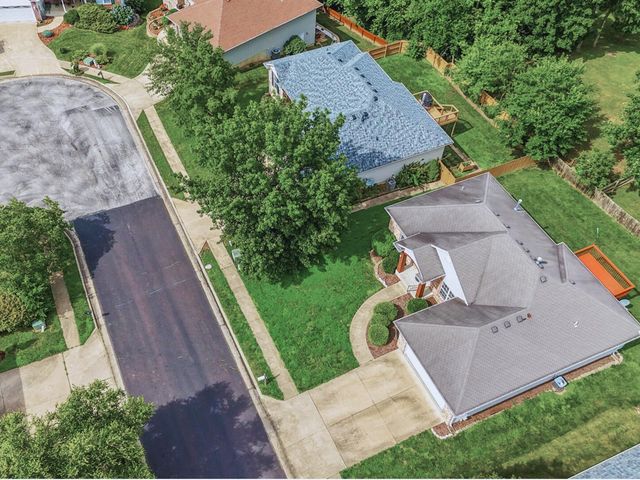 606 ADENS WOODS CT, Columbia, MO 65201