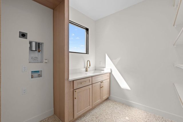 9 Tamarisk, Santa Fe, NM 87506