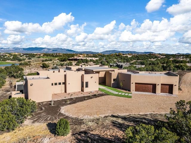 9 Tamarisk, Santa Fe, NM 87506