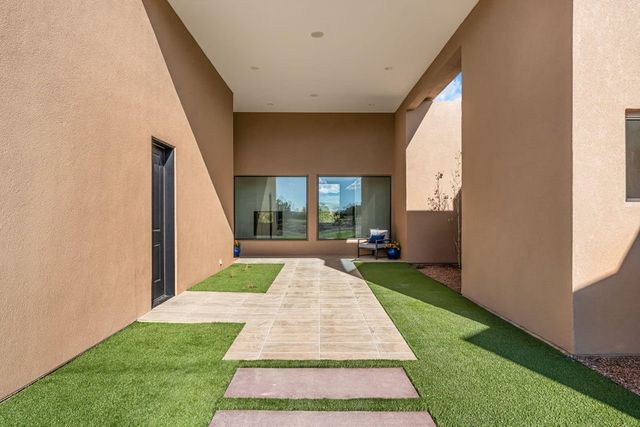 9 Tamarisk, Santa Fe, NM 87506