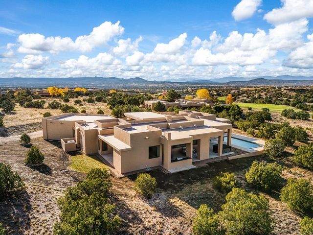 9 Tamarisk, Santa Fe, NM 87506