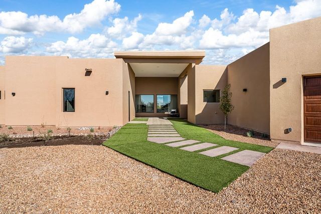 9 Tamarisk, Santa Fe, NM 87506