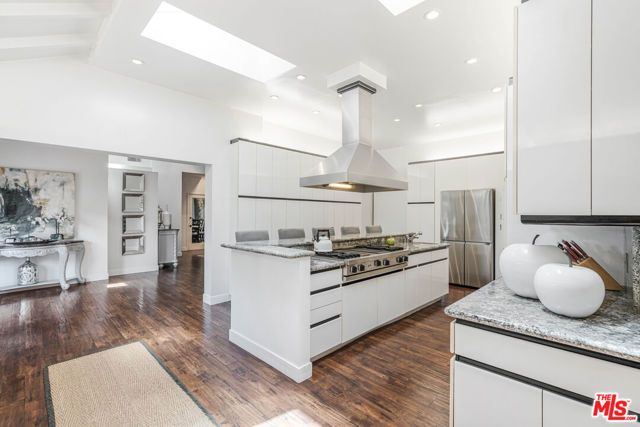 3245 Provon Lane, Los Angeles, CA 90034