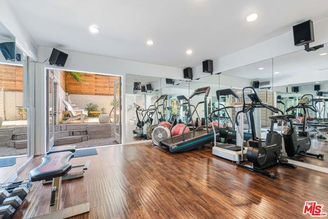 3245 Provon Lane, Los Angeles, CA 90034