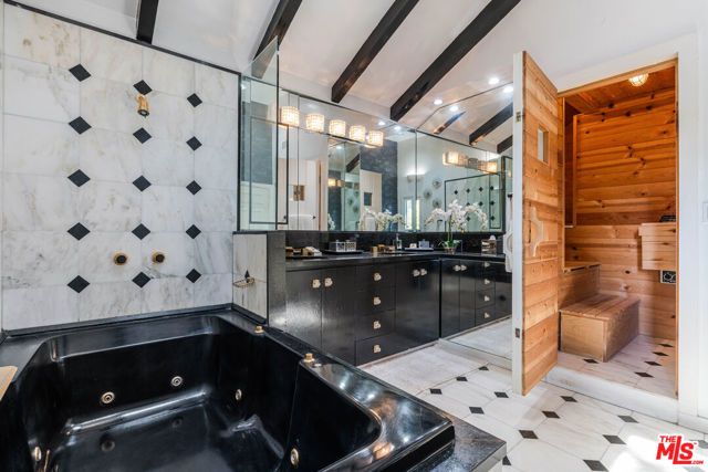 3245 Provon Lane, Los Angeles, CA 90034