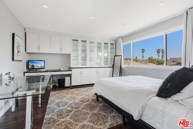 3245 Provon Lane, Los Angeles, CA 90034