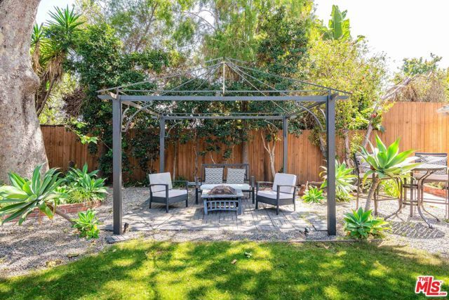 3245 Provon Lane, Los Angeles, CA 90034