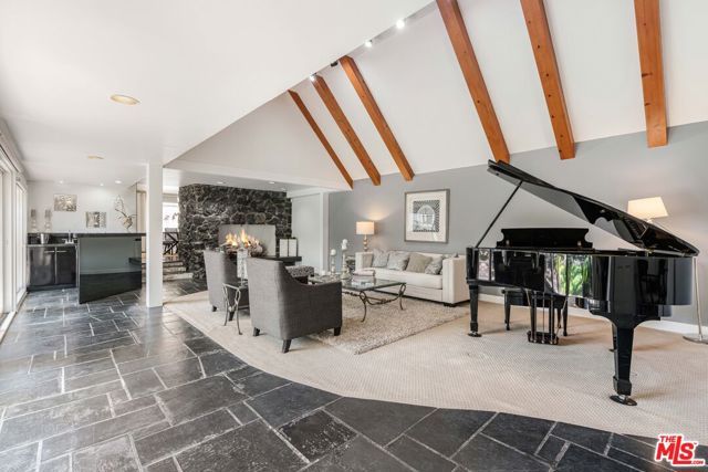 3245 Provon Lane, Los Angeles, CA 90034