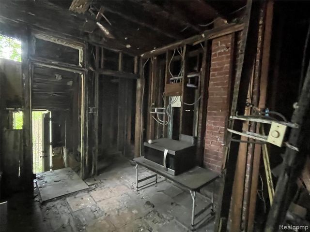 3272 W Euclid Street, Detroit, MI 48206