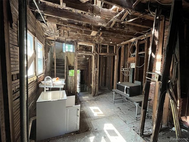 3272 W Euclid Street, Detroit, MI 48206