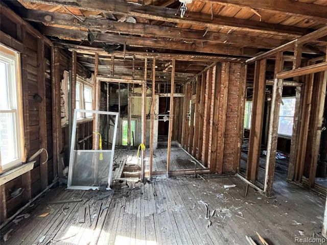 3272 W Euclid Street, Detroit, MI 48206