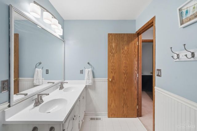 8680 Rupp Farm Drive, West Chester, OH 45069