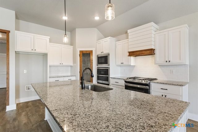 9110 Green Tree Drive, Salado, TX 76571