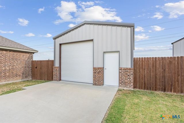 9110 Green Tree Drive, Salado, TX 76571