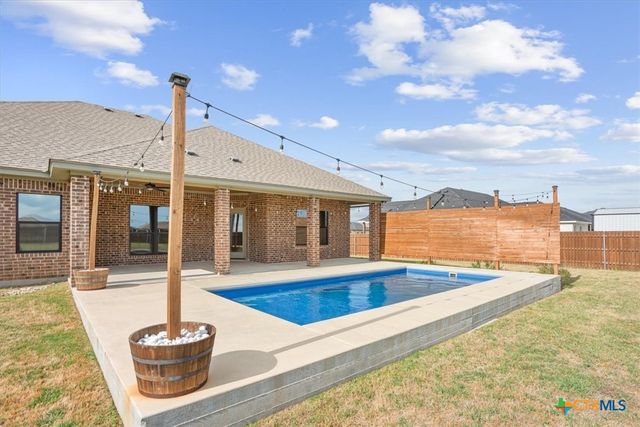 9110 Green Tree Drive, Salado, TX 76571