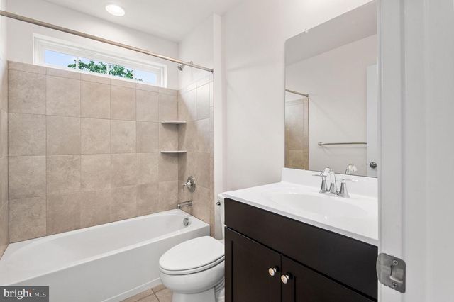 1037 CHAPMAN, Hatfield, PA 19440