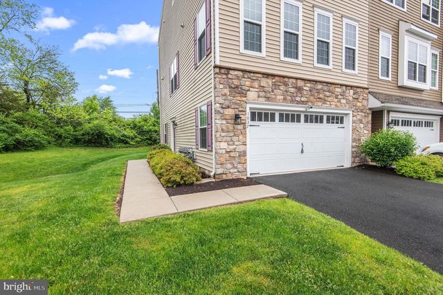 1037 CHAPMAN, Hatfield, PA 19440