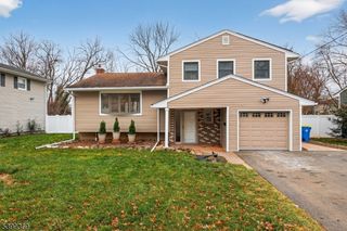 707 Warfield Rd, North Plainfield Boro, NJ 07063