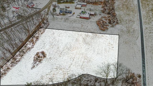 8 Walker Rd, North Brookfield, MA 01535