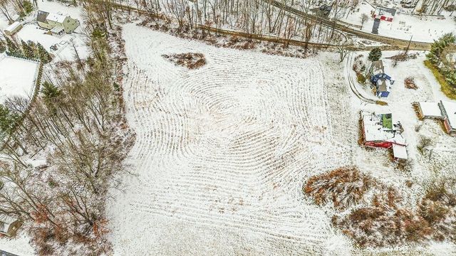 8 Walker Rd, North Brookfield, MA 01535