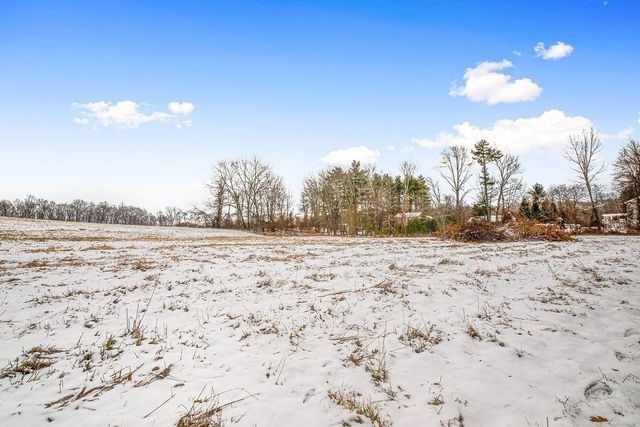 8 Walker Rd, North Brookfield, MA 01535