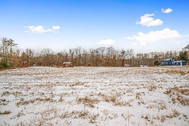 8 Walker Rd, North Brookfield, MA 01535