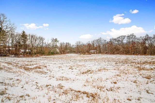 8 Walker Rd, North Brookfield, MA 01535