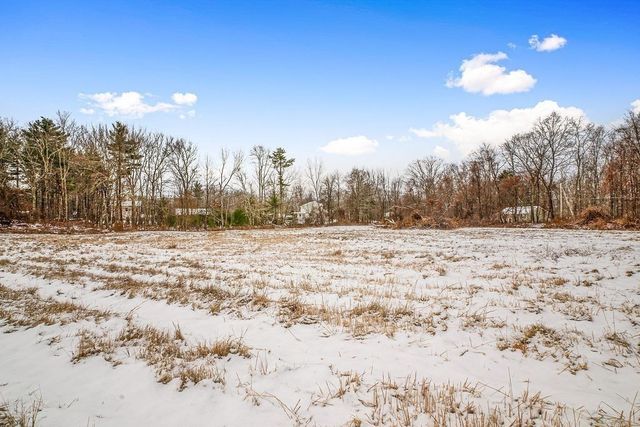 8 Walker Rd, North Brookfield, MA 01535