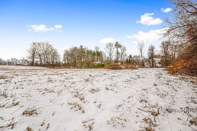 8 Walker Rd, North Brookfield, MA 01535