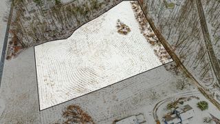 8 Walker Rd, North Brookfield, MA 01535