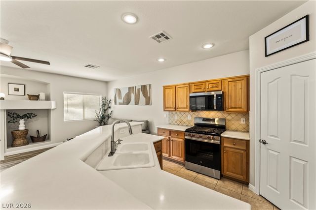 1099 Sheer Paradise Lane 3, Henderson, NV 89002