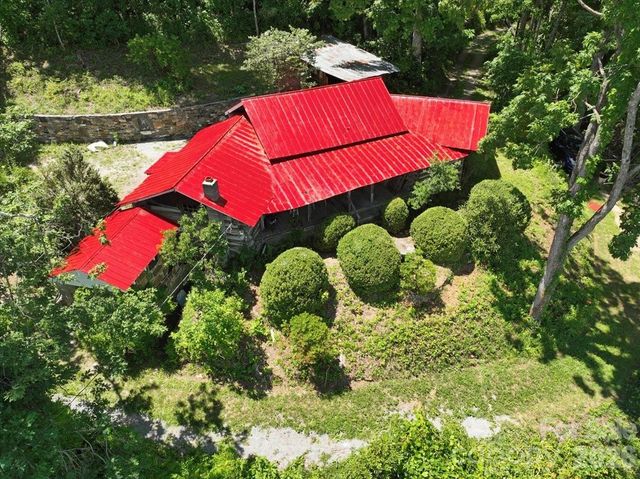 8709 Hwy 226A Highway, Little Switzerland, NC 28749