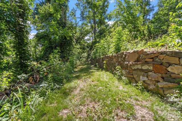 8709 Hwy 226A Highway, Little Switzerland, NC 28749