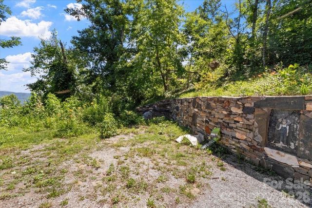 8709 Hwy 226A Highway, Little Switzerland, NC 28749