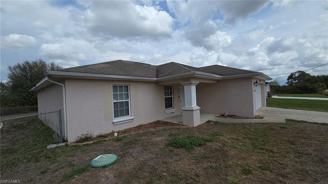 2512 53rd ST W, Lehigh Acres, FL 33971