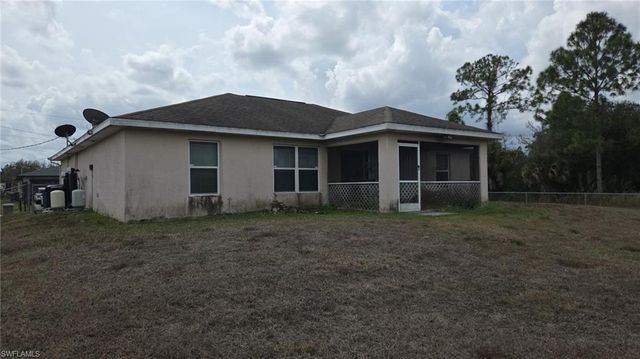 2512 53rd ST W, Lehigh Acres, FL 33971