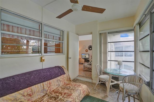 5103 NW 35th St 605, Lauderdale Lakes, FL 33319