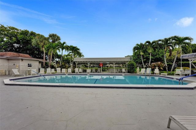 5103 NW 35th St 605, Lauderdale Lakes, FL 33319