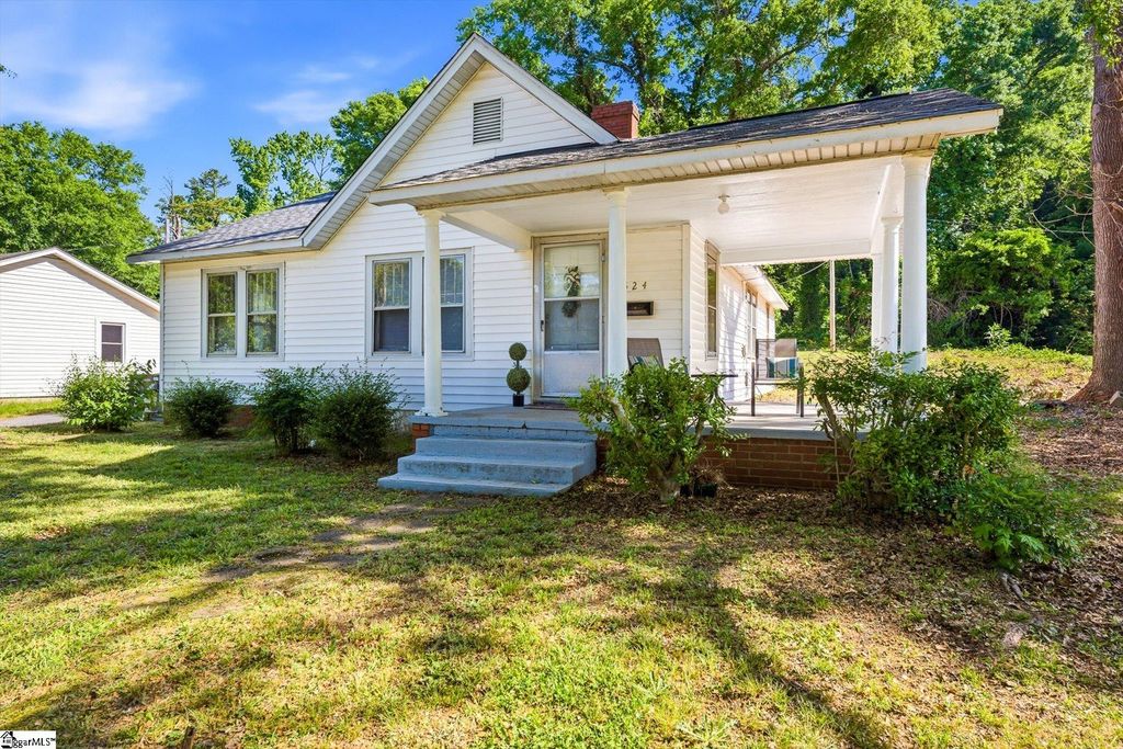 524 Church Street, Laurens, SC 29360