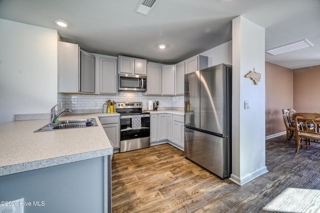 1019 Course Lane, Surf City, NC 28445