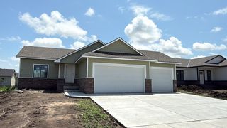 5031 N Toben Ct., Bel Aire, KS 67226