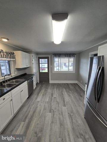 486 W 4TH ST, Lewistown, PA 17044