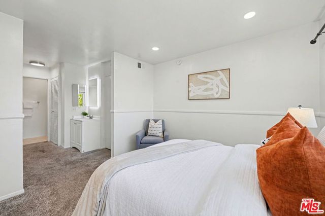 14850 Hesby Street 203, Sherman Oaks, CA 91403