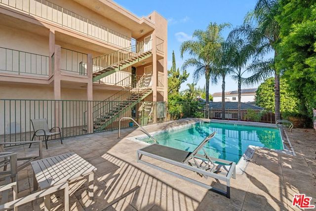 14850 Hesby Street 203, Sherman Oaks, CA 91403