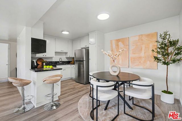 14850 Hesby Street 203, Sherman Oaks, CA 91403