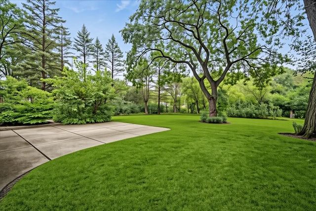 921 Wilmot Road, Deerfield, IL 60015
