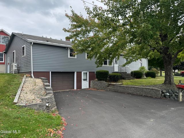 474 Groveside Road, Pittstown, NY 12090