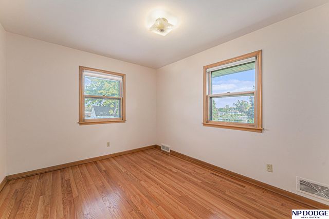 3957 E Street, Omaha, NE 68107